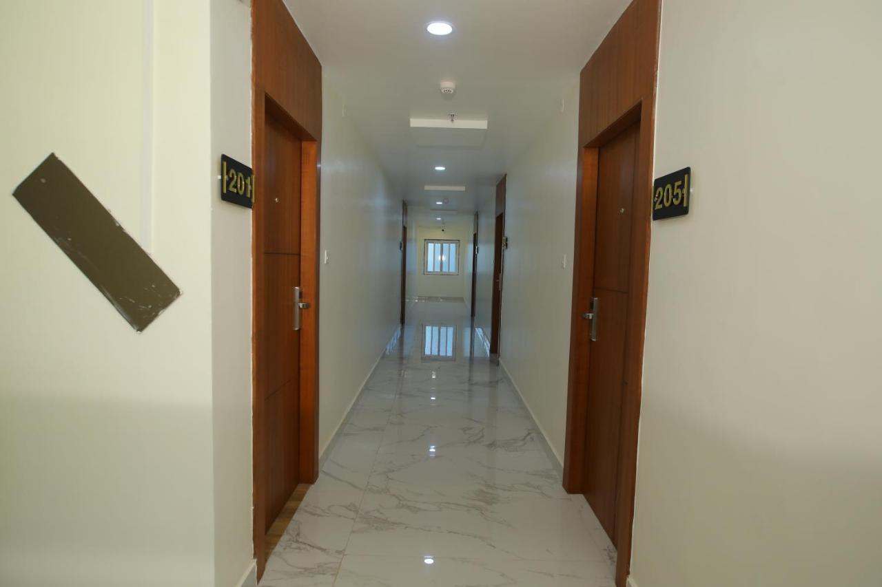 Отель Radha Rani Residency Khammam Экстерьер фото