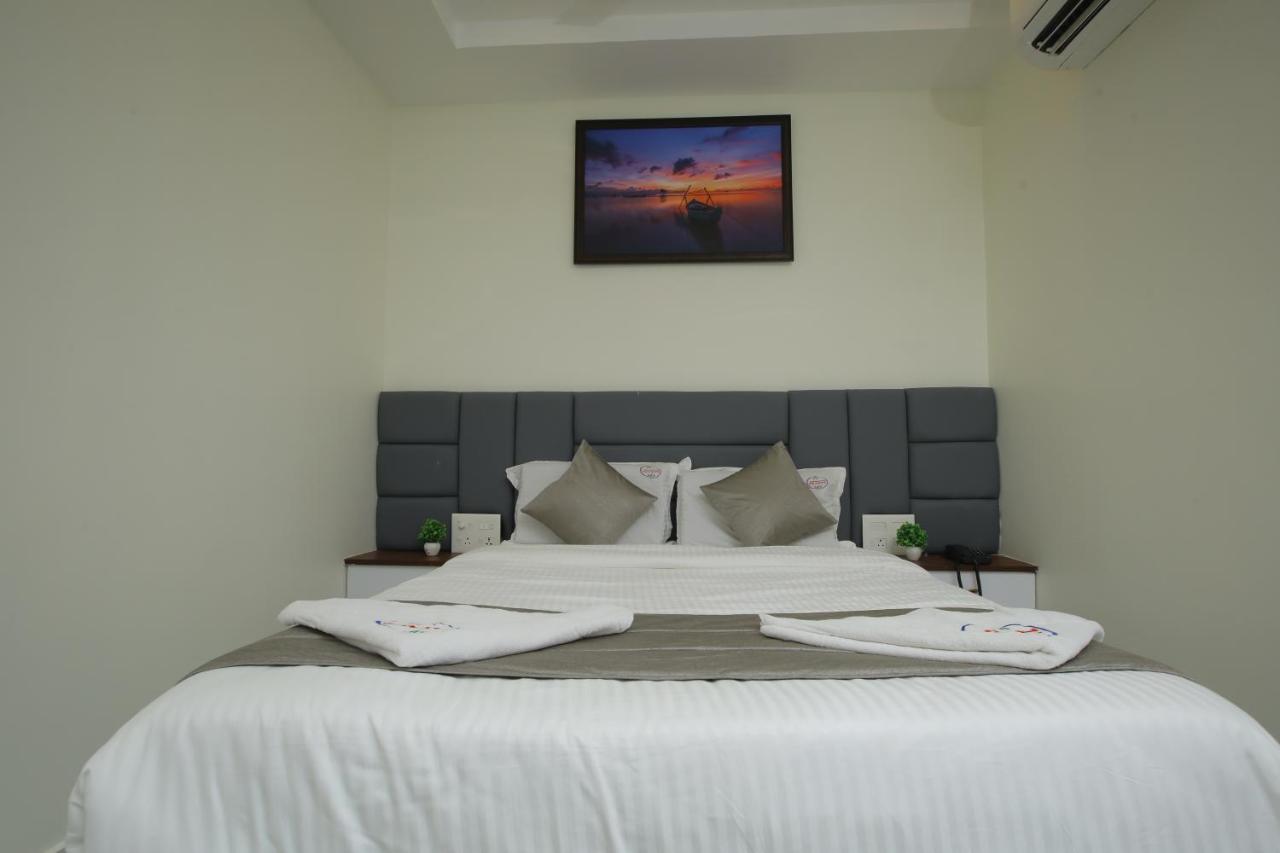 Отель Radha Rani Residency Khammam Экстерьер фото